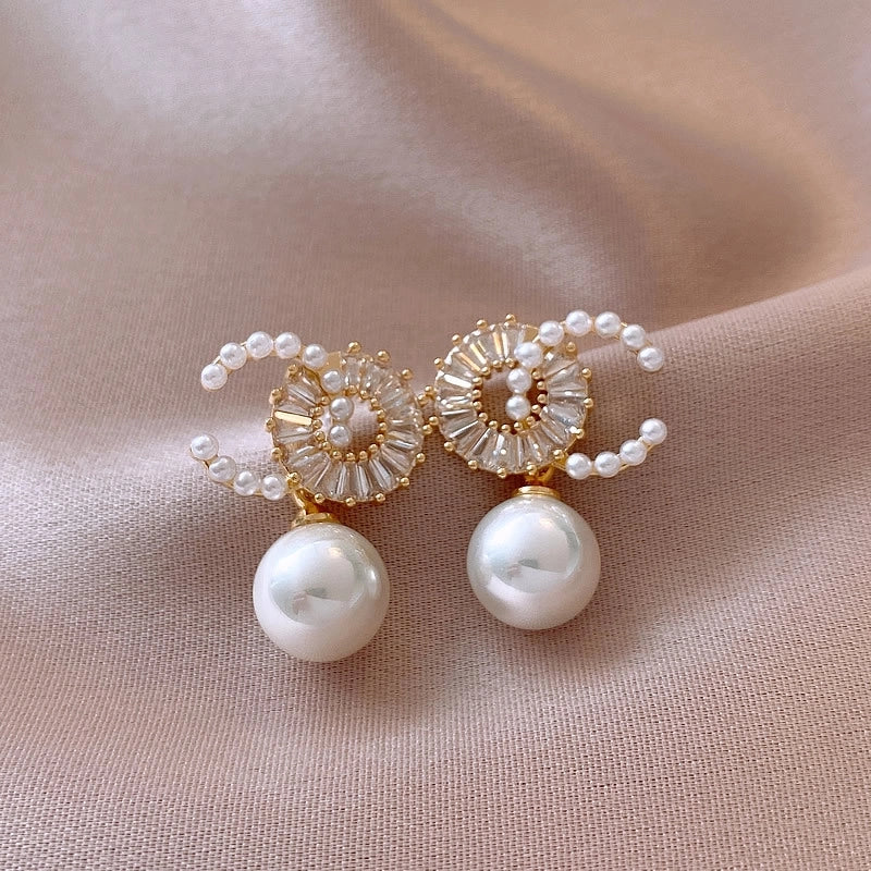 New 925 Silver Needle Earrings Light Luxury Double C Pearl Earrings Women'S Niche Design Sense Earrings New Fashion Live Supply