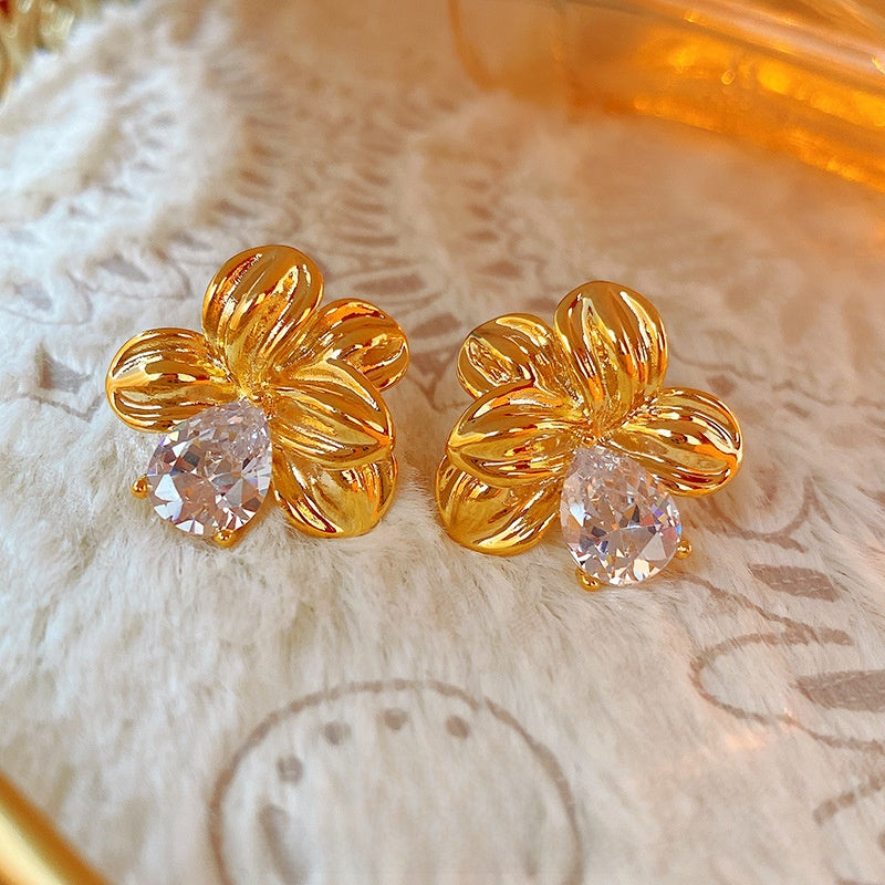 Luxurious Flower Flower Copper Electroplating Earrings