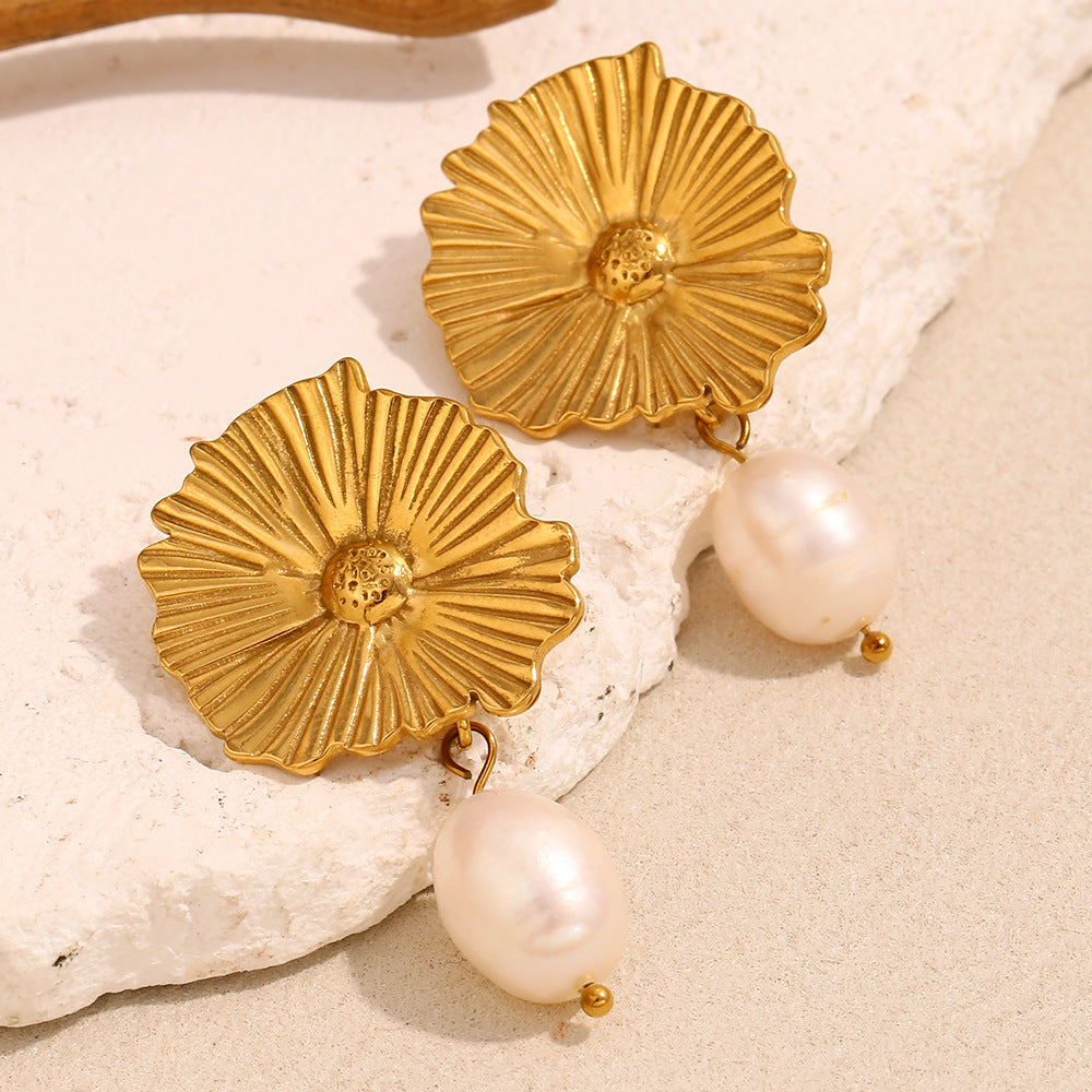 Fashion Retro Personality French Earrings Stainless Steel 18k Gold Plated Niche Lace Pearl Stud Earrings For Women